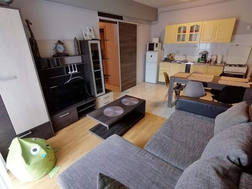 Zoeld Beka Apartmanok Koelcsey I Hajdúszoboszló Zewnętrze zdjęcie