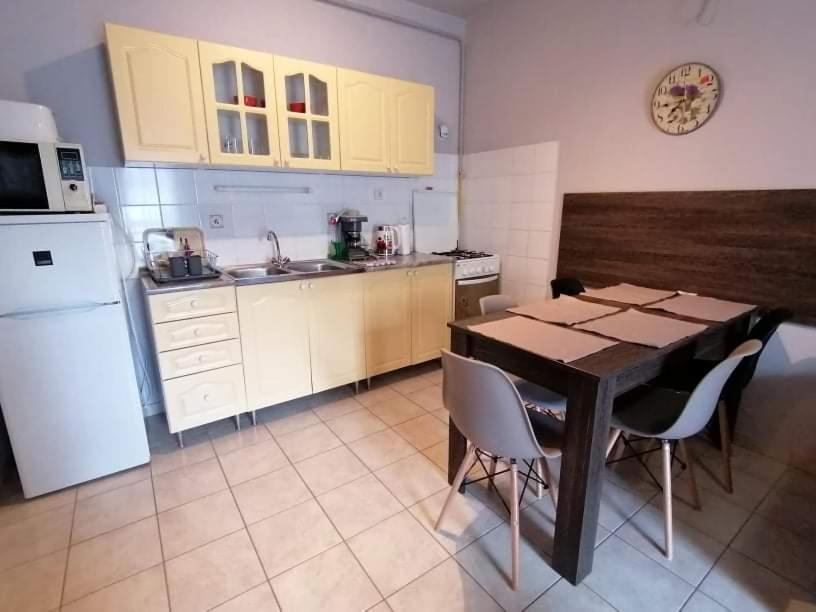 Zoeld Beka Apartmanok Koelcsey I Hajdúszoboszló Zewnętrze zdjęcie